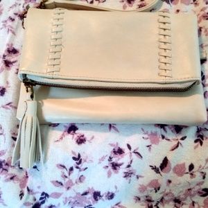 Cute Clutch, light beige.